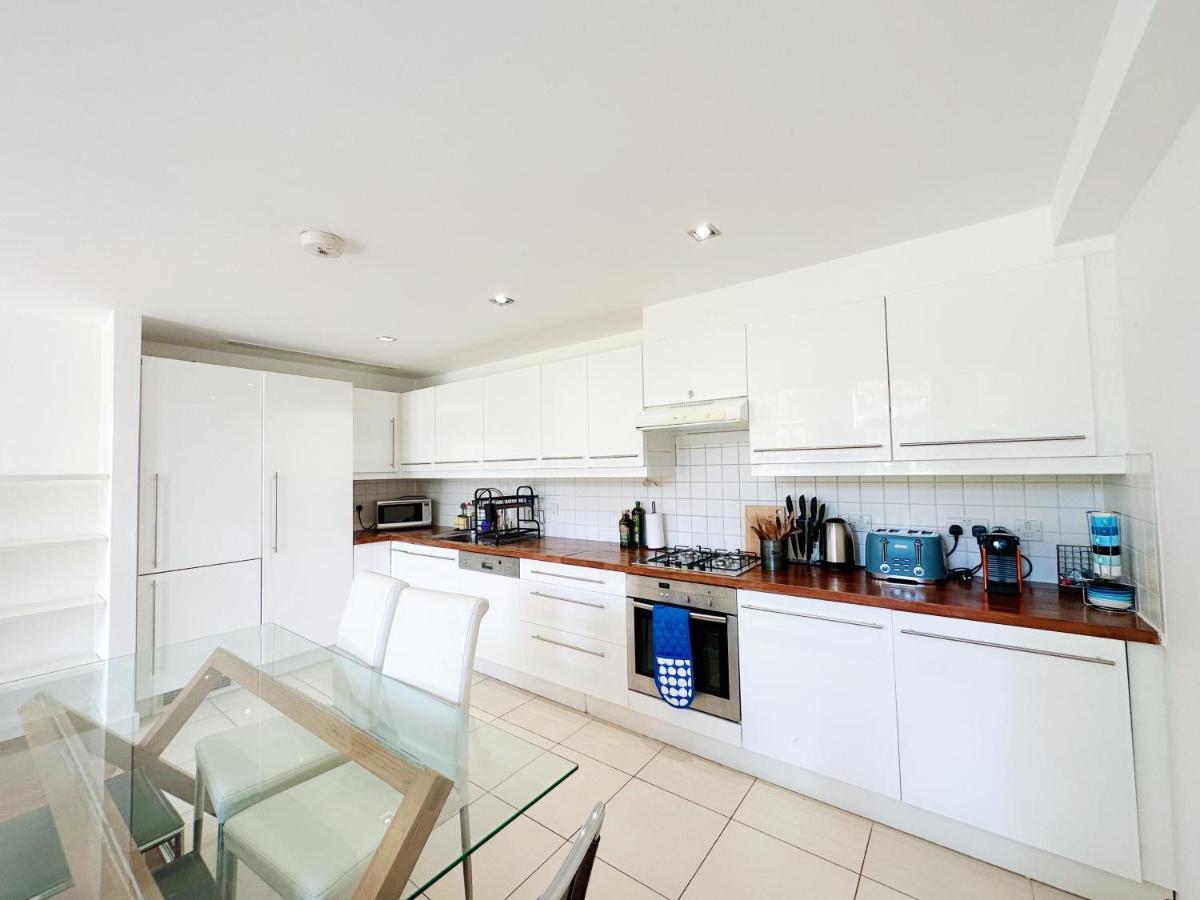 Portobello Dock Canalside Apartment London Exterior photo