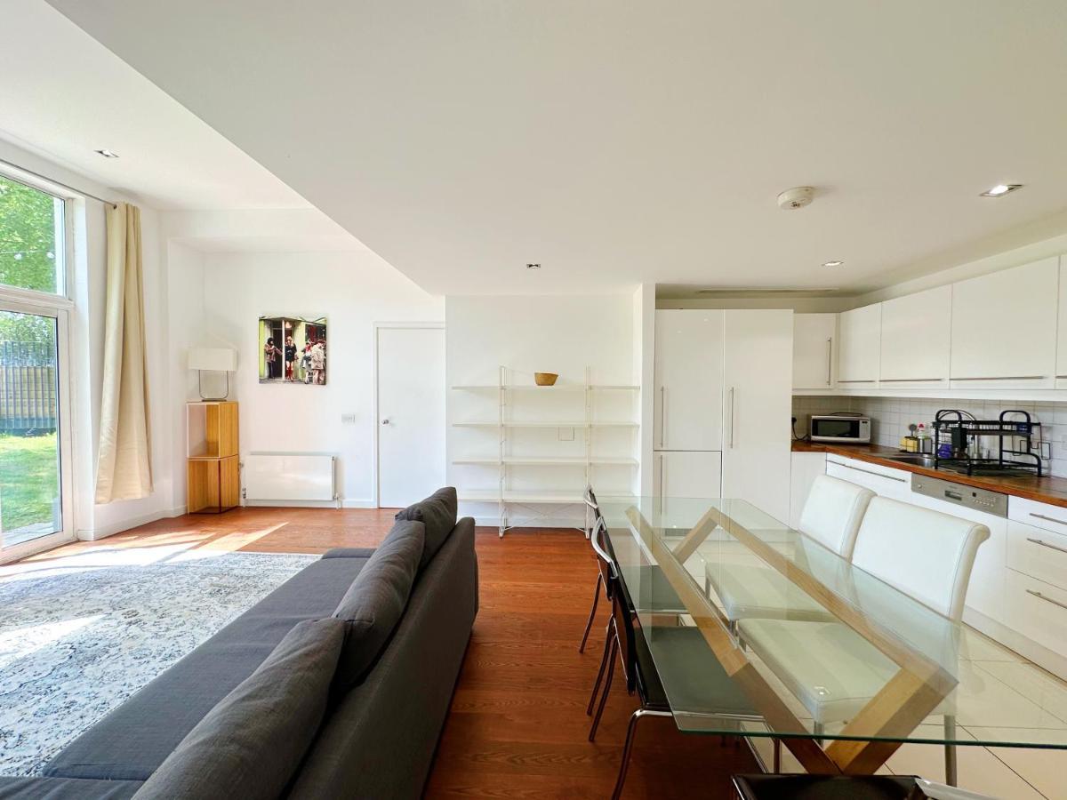 Portobello Dock Canalside Apartment London Exterior photo