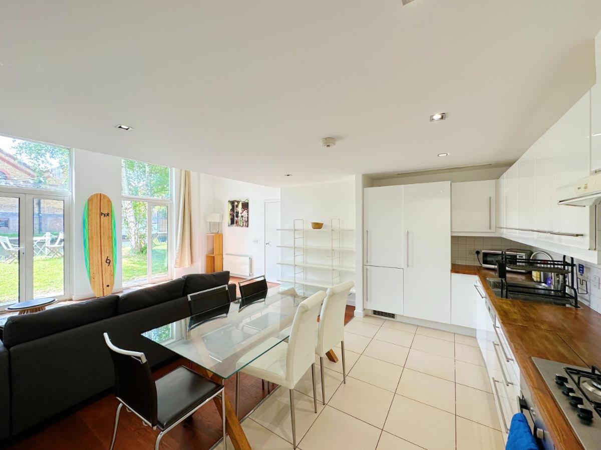 Portobello Dock Canalside Apartment London Exterior photo
