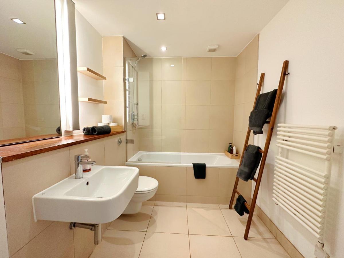 Portobello Dock Canalside Apartment London Exterior photo